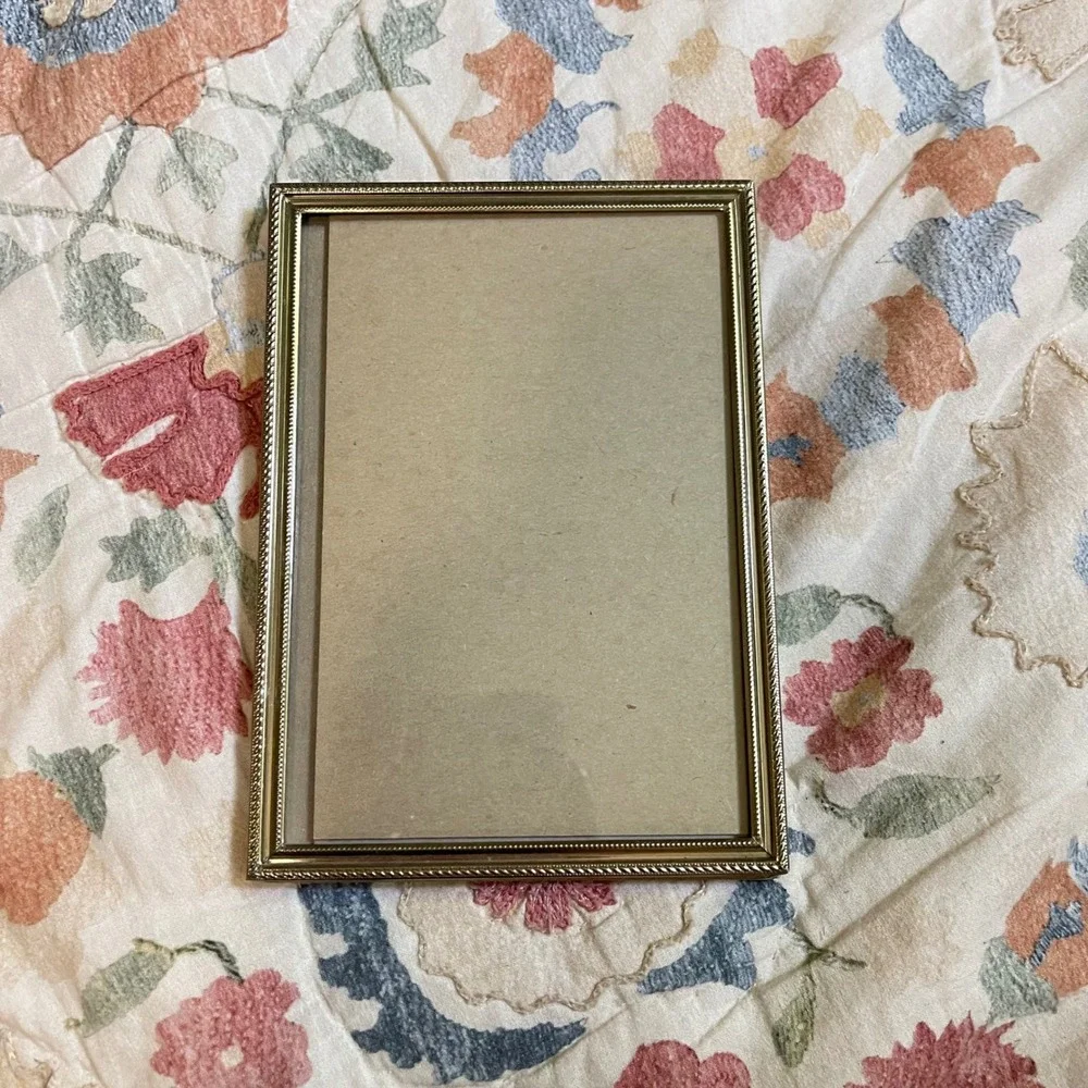 Picture photo easel 5x7 FRAME Vtg Brass Filigree Floral gold Granny Boho hang